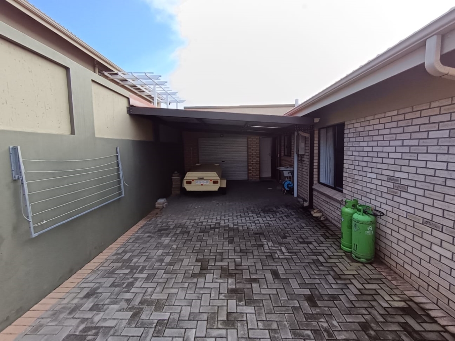 3 Bedroom Property for Sale in Seemeeu Park Western Cape